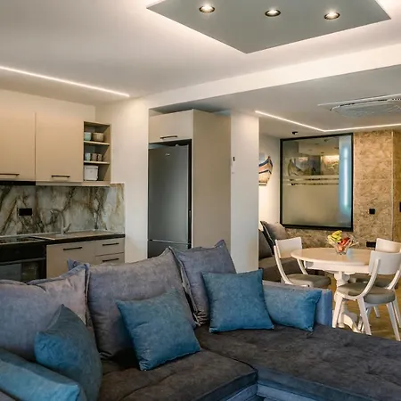 펜션 Black Rocks Luxury Seafront