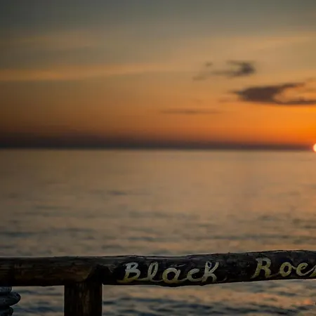 Black Rocks Luxury Seafront * 아기오스고르디오스