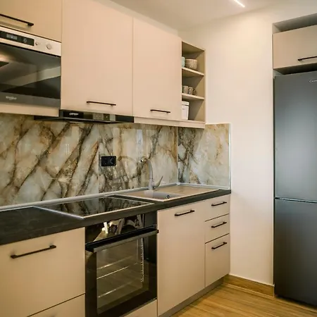 Black Rocks Luxury Seafront * Agios Gordios (Corfu)