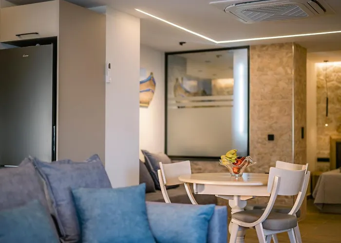 Black Rocks Luxury Seafront 펜션 아기오스고르디오스