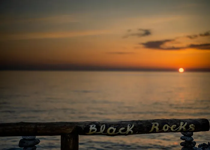Black Rocks Luxury Seafront * 아기오스고르디오스