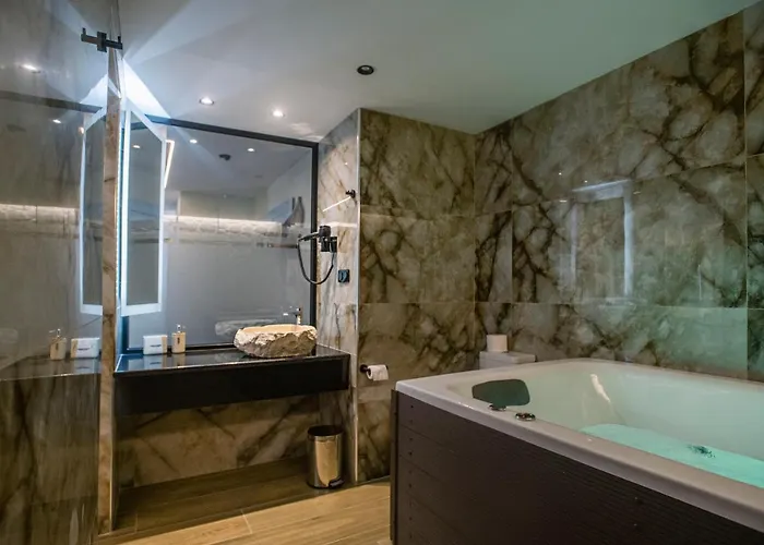 펜션 Black Rocks Luxury Seafront