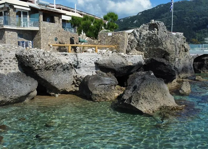 Black Rocks Luxury Seafront 펜션