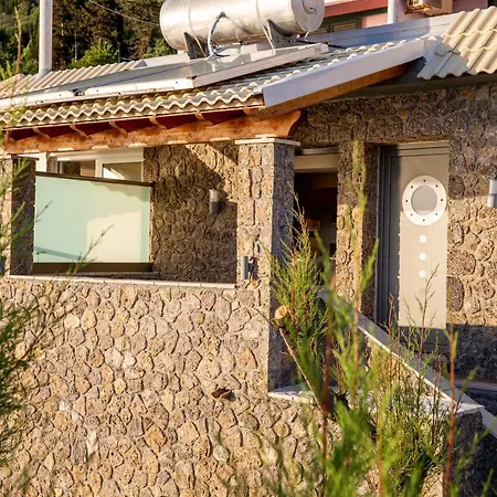Feriehus Black Rocks Luxury Seafront Agios Gordios (Corfu)