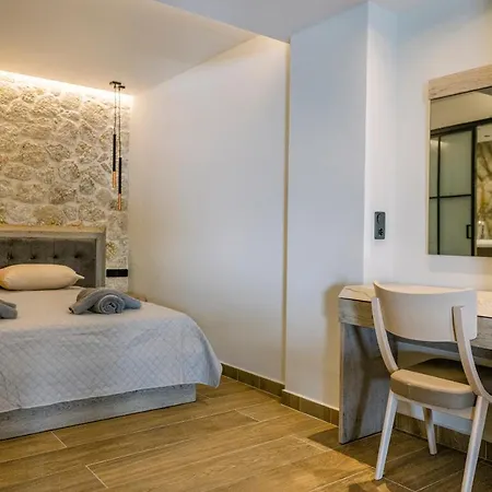 Black Rocks Luxury Seafront Дом отдыха