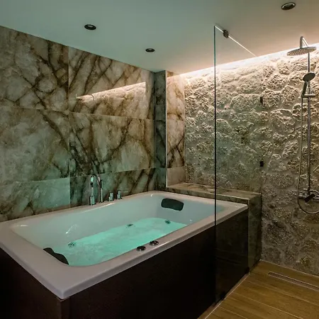 Black Rocks Luxury Seafront Дом отдыха Агиос-Гордиос