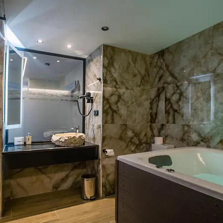 Дом отдыха Black Rocks Luxury Seafront