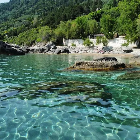 Black Rocks Luxury Seafront Дом отдыха *